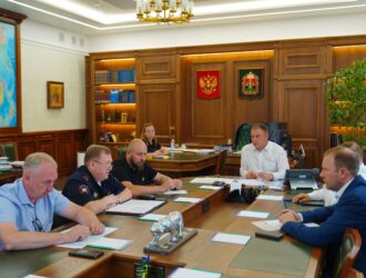 Губернатор призвал муниципалитеты ввести ограничения для транзитного транспорта